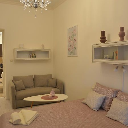 Elegant Apartman Eger Exteriör bild
