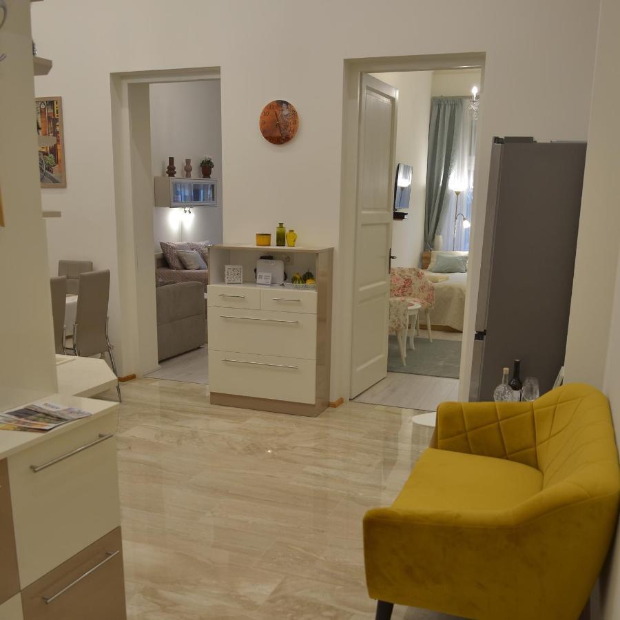 Elegant Apartman Eger Exteriör bild