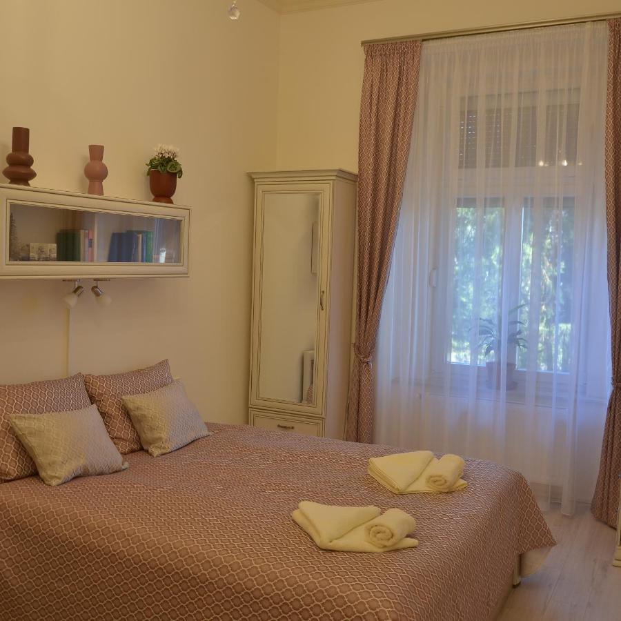 Elegant Apartman Eger Exteriör bild